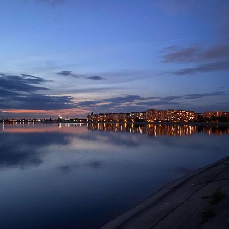 Horizon View Villa - Lakefront Terrace Suite بوخارست المظهر الخارجي الصورة